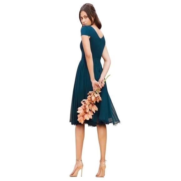 Dress the Population V-Neckline Corey Knee Length Dress | U.S. Woman’s Medium - Picture 2 of 10